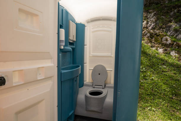 Portable Toilet Options We Offer in Bowmansville, PA